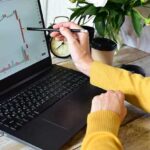 Как рынок корректирует оценки после кризисов (пример WeWork).